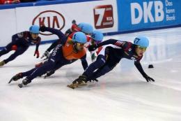 Ji-won Park sweeps medals at the short-track speed skating World Cup