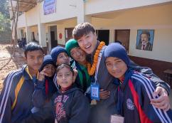 本校社会志愿团从尼泊尔、缅甸归来, 已经共计在8个国家开展64次义工活动