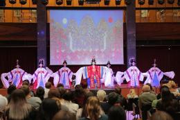 共鸣欧洲地区的檀大韩国传统舞蹈团 “ 极好檀国！好帮韩国 ! ”